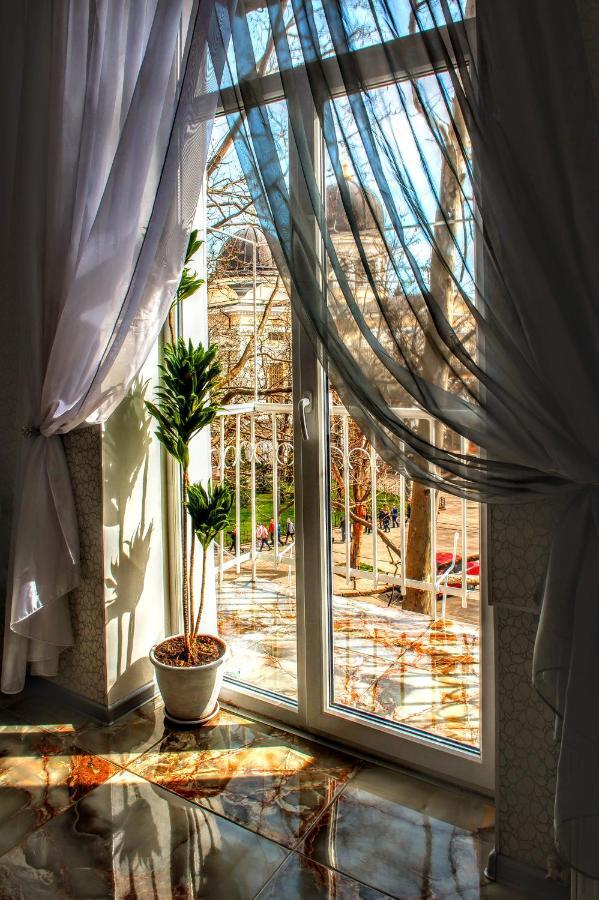 Soborna Square Apartment Odessa Buitenkant foto