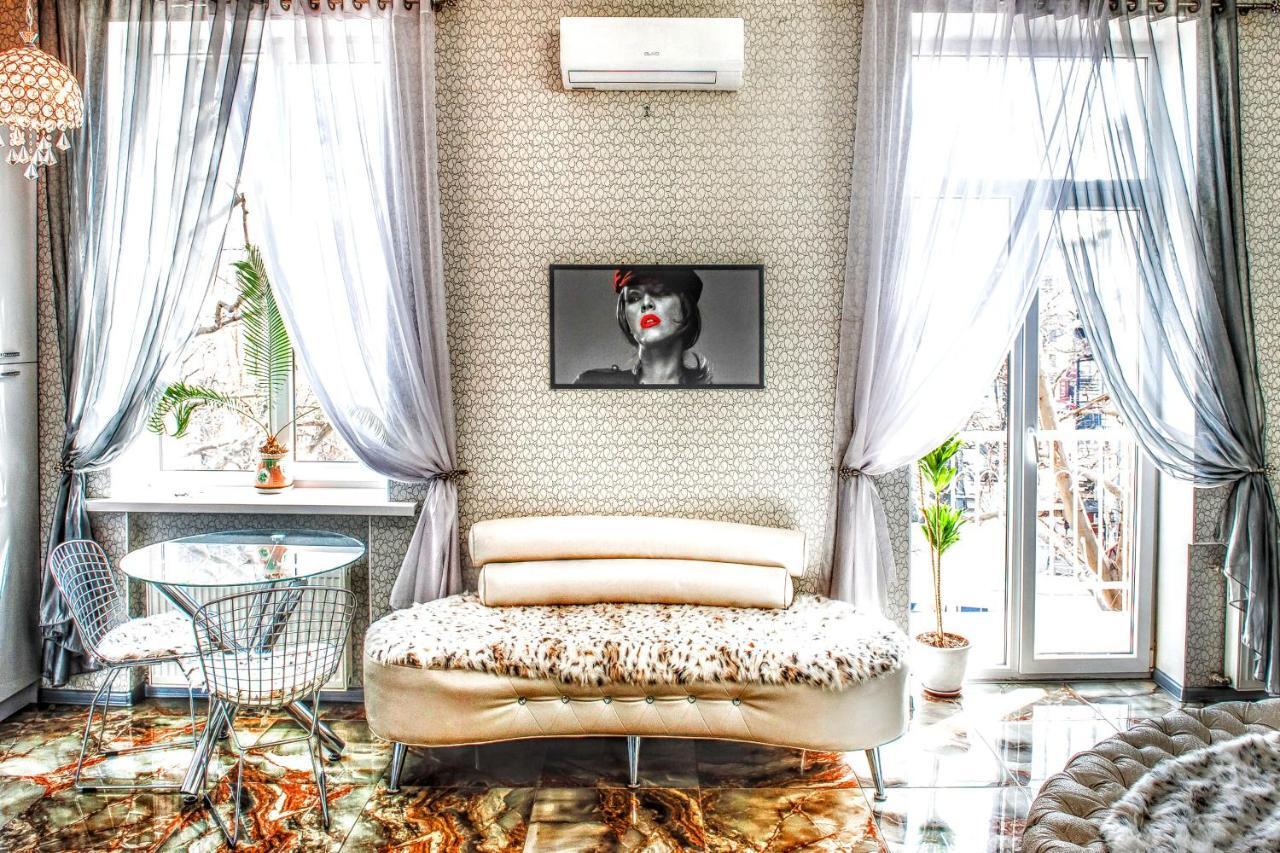 Soborna Square Apartment Odessa Buitenkant foto